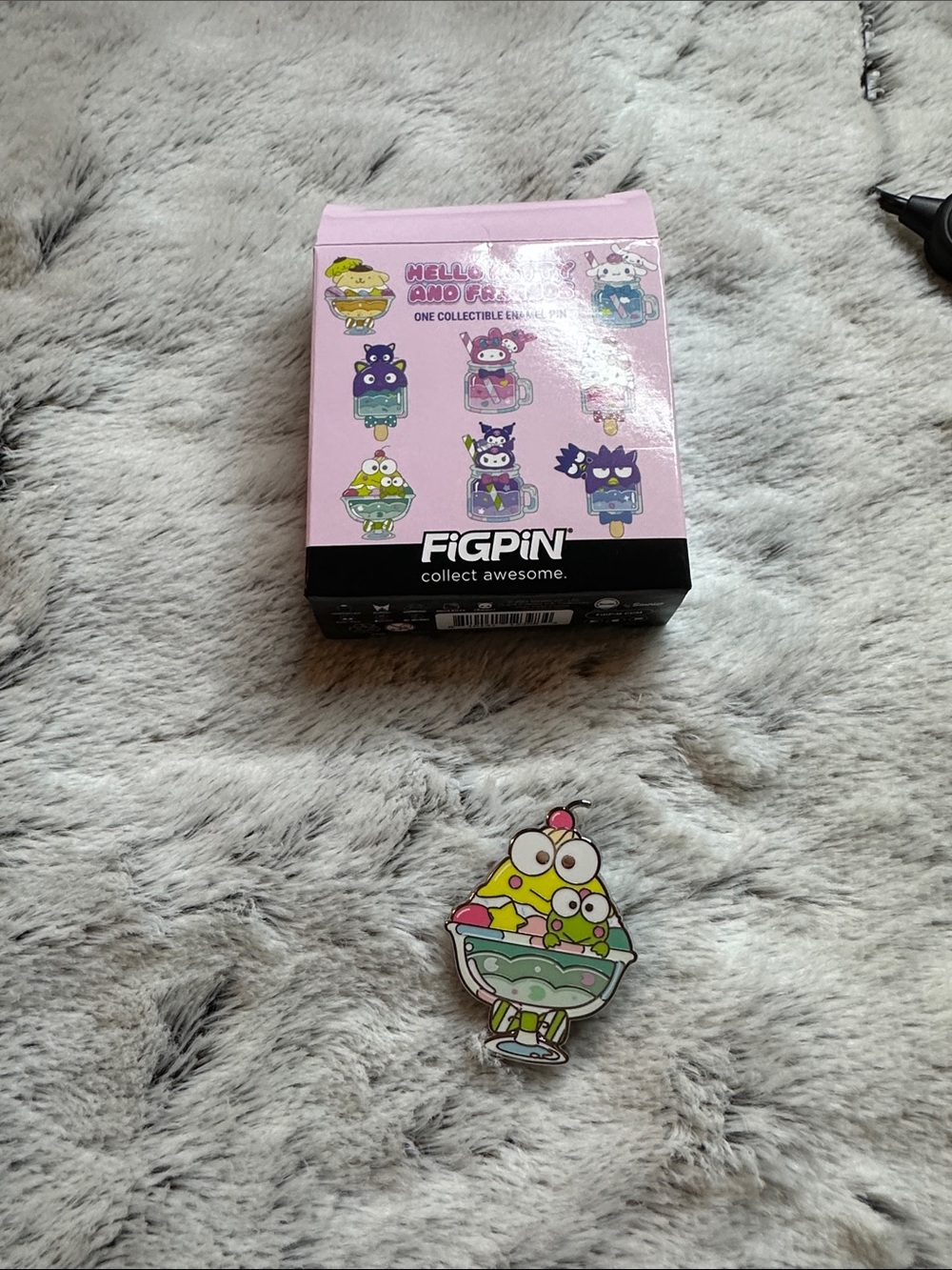 FiGPiN Hello and Friends Collectible Enamel Pin - Pink & Green